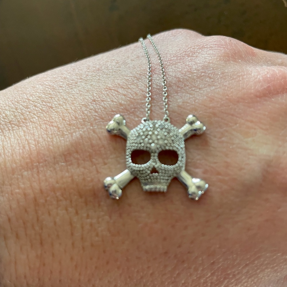 Sterling silver skull & crossbones necklace